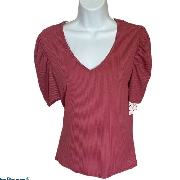 Free Kisses Tops - New Short Sleeve Top, Size Large